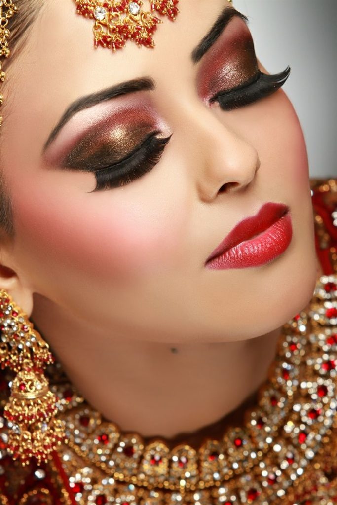 Don't Miss These Stunning Bridal Makeup Ideas - Beauty & Fashion Freaks Wedding Eye Makeup